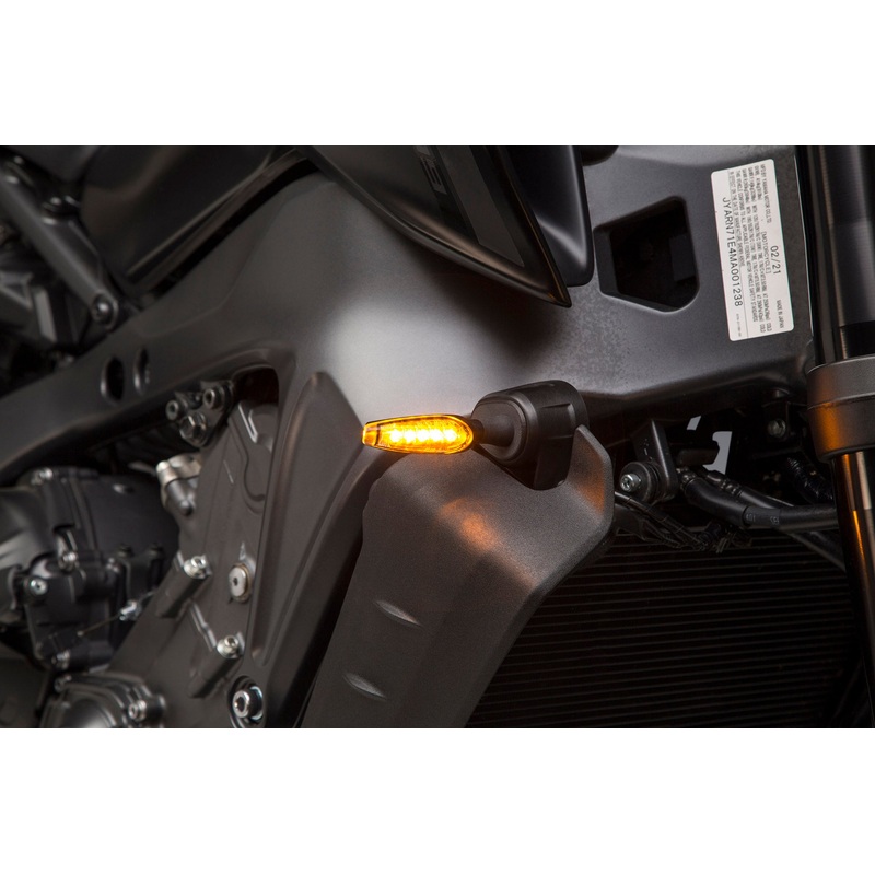 Yamaha MT-09 21-25 Front Turn Signal Mount Plates